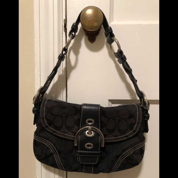 Coach Handbags - Coach small classic signature bag